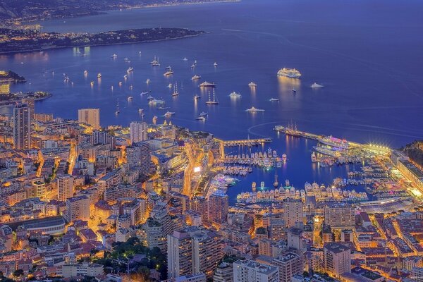 Stadt Monaco Küste mit Hochhaus