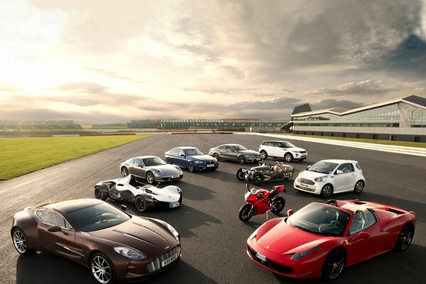 Aston martin ferrari, porsche, bmw, mercedes-benz, land rover speed classics