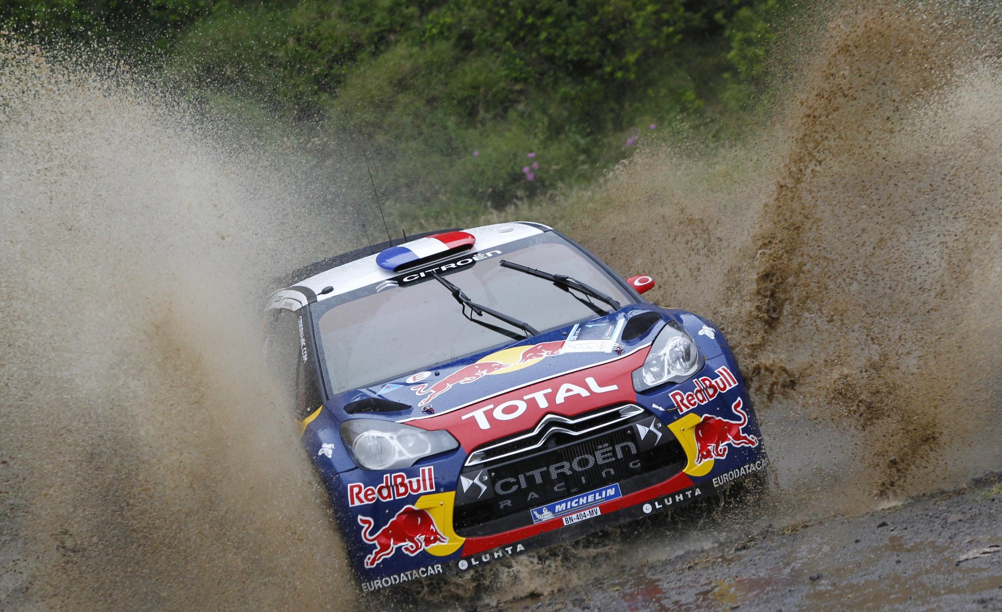 citroen ds3 rallye wrc course avant boue éclaboussures rallye compétition