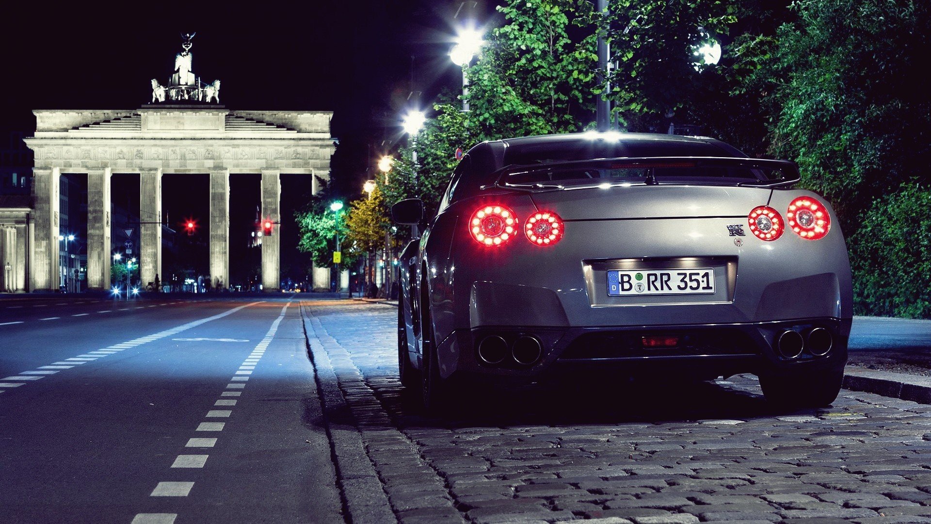 nissan gtr noche parís ciudad