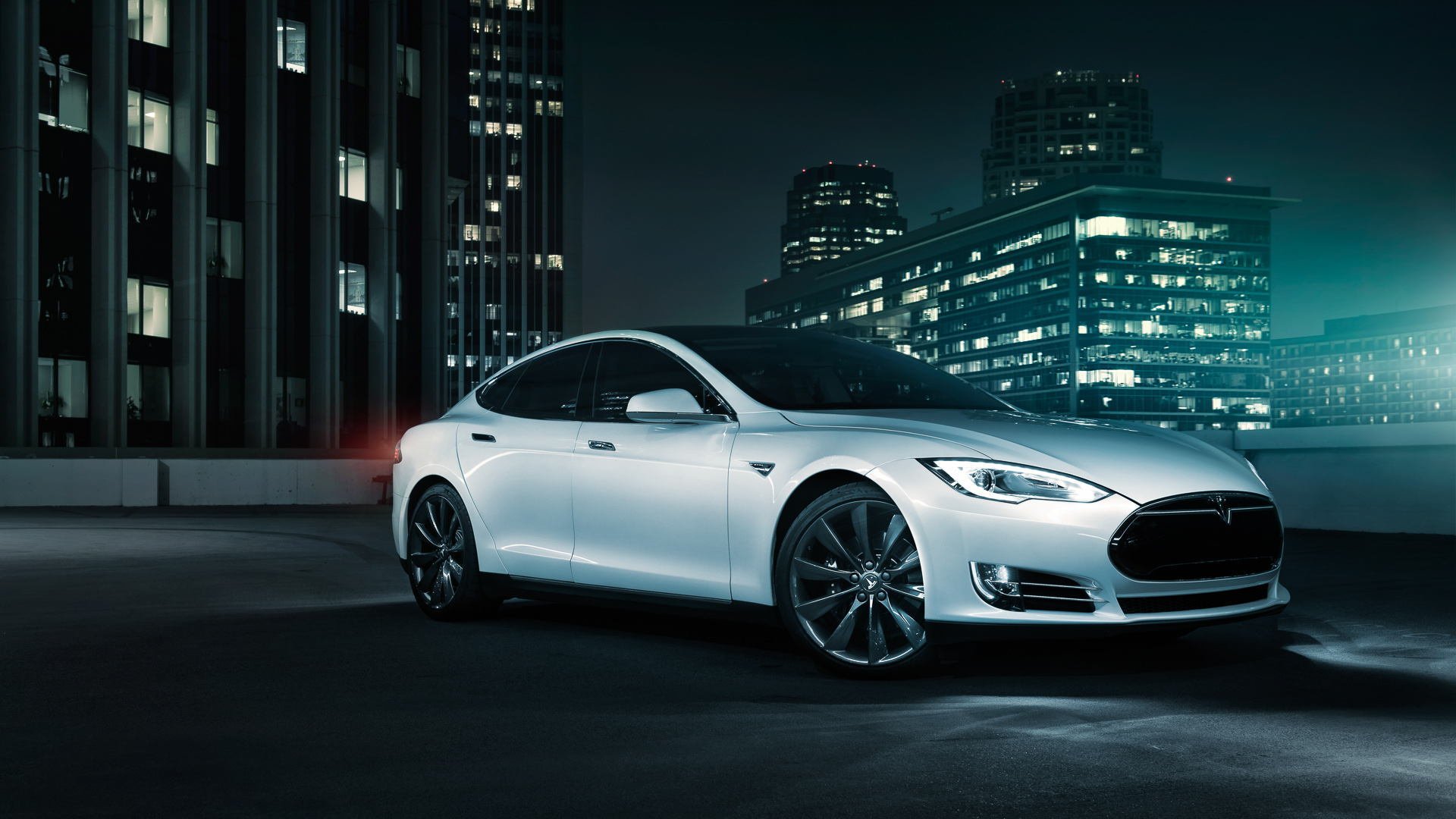 tesla modelo s blanco dejan sokolovsky coche eléctrico noche