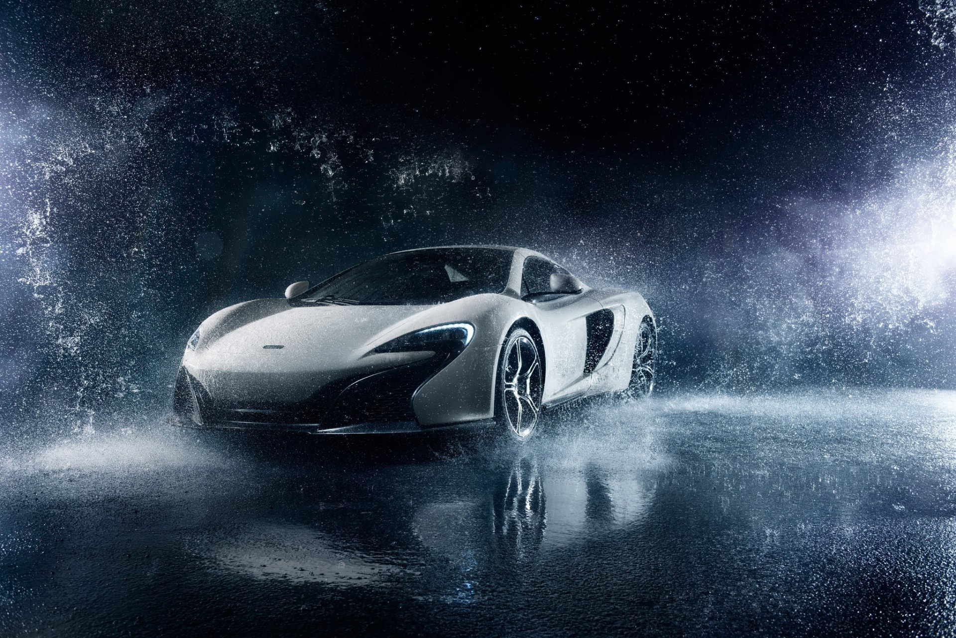 mclaren 650s supercar blanc avant congelés eau lumière