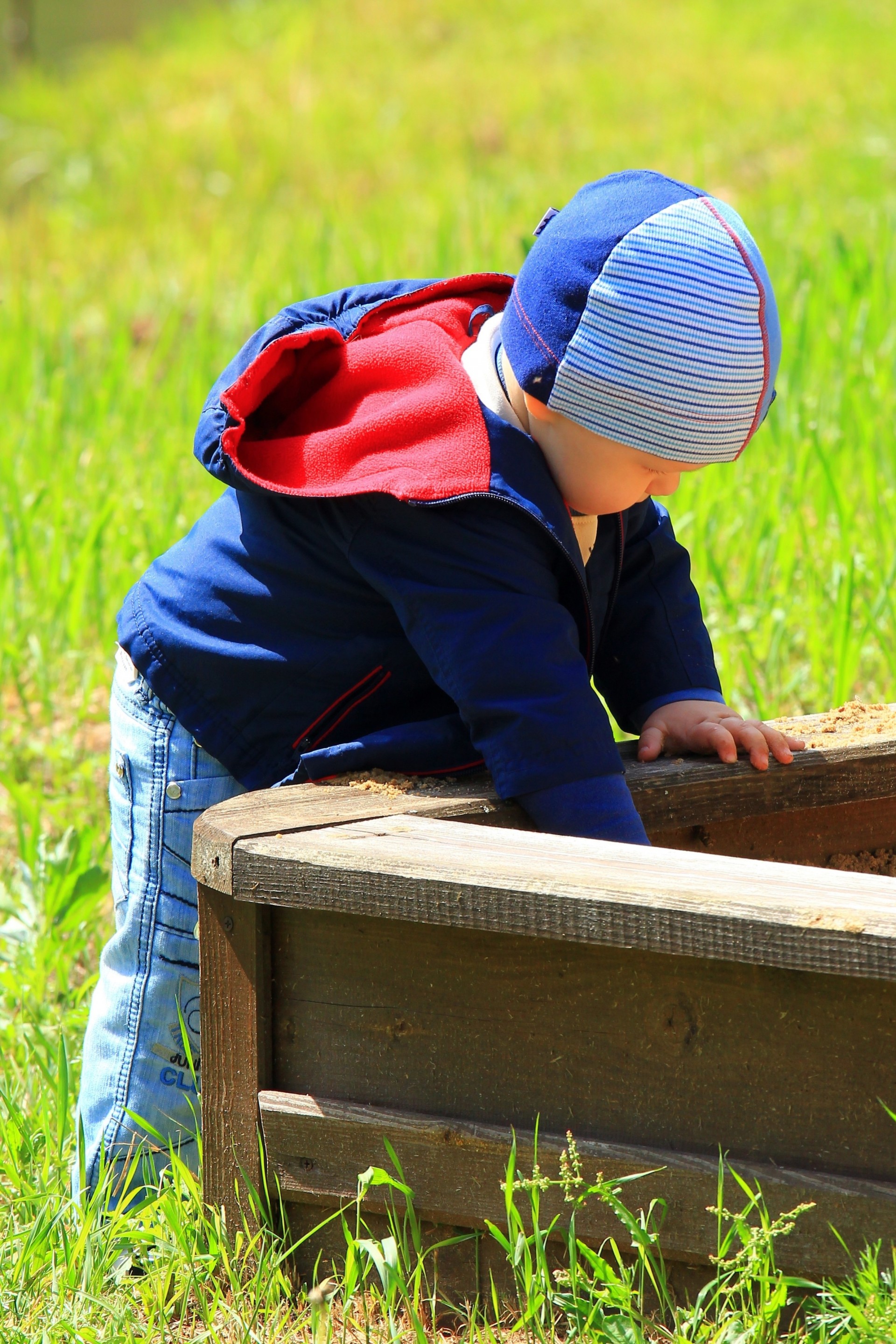 ragazzo sandbox bambini