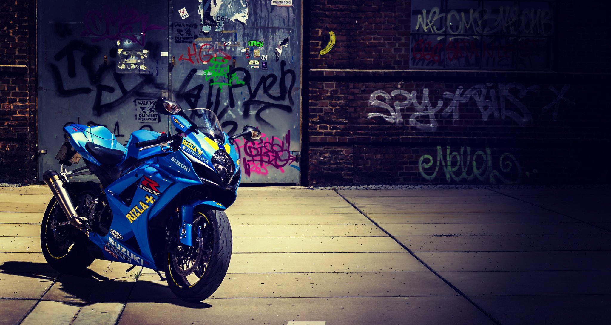 uzuki gsx-r1000 fahrrad fahrrad suzuki motorrad straße graffiti
