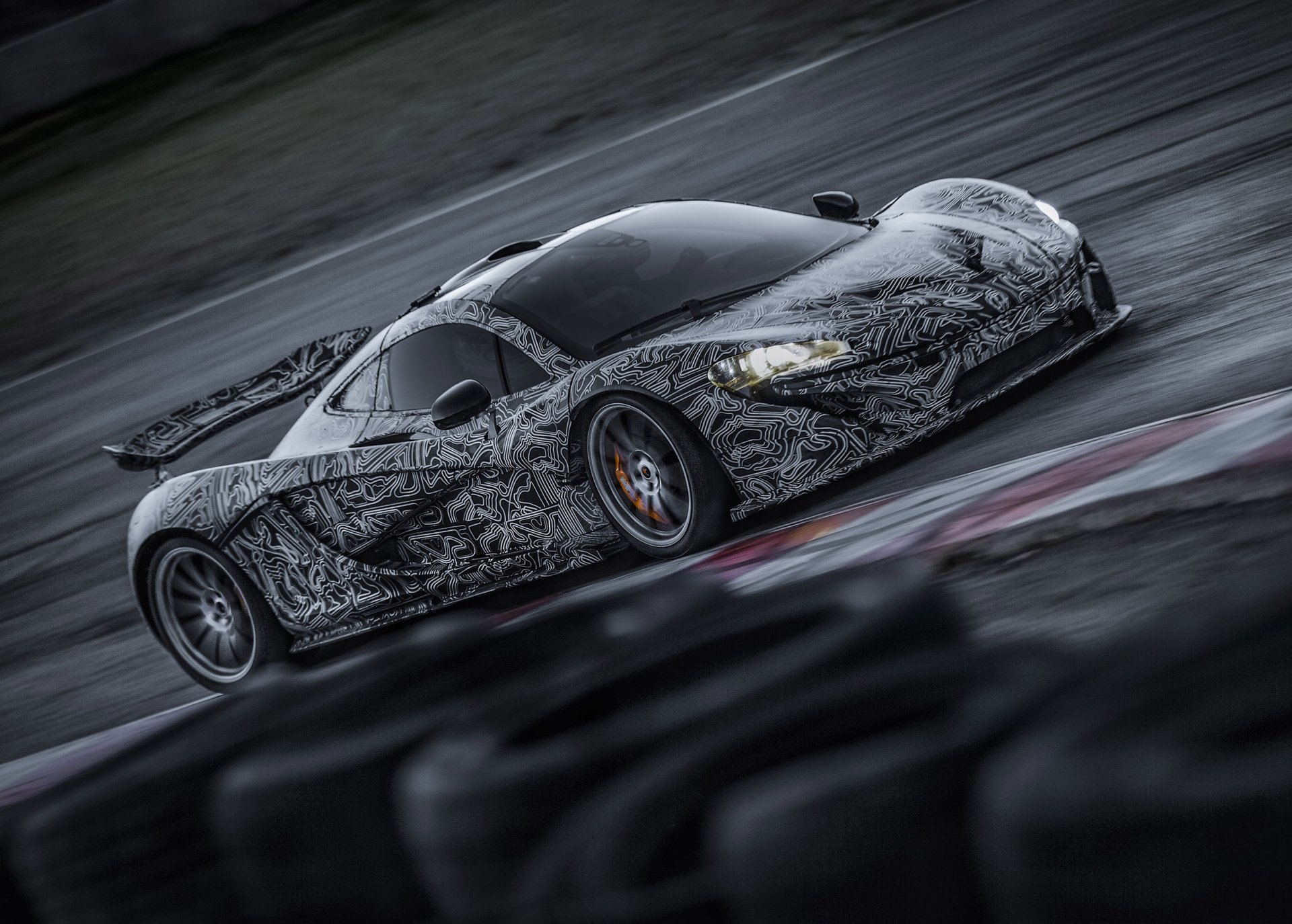 supercar mclaren p1