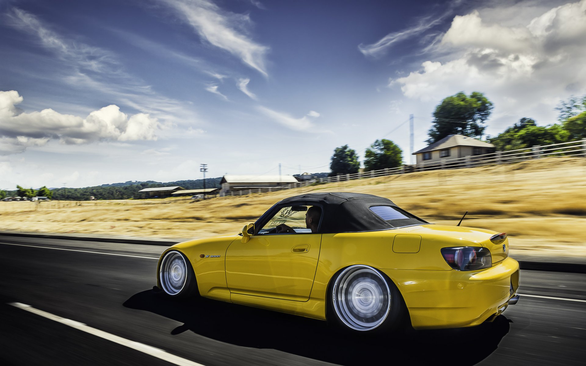 honda s2000 honda jaune route en mouvement