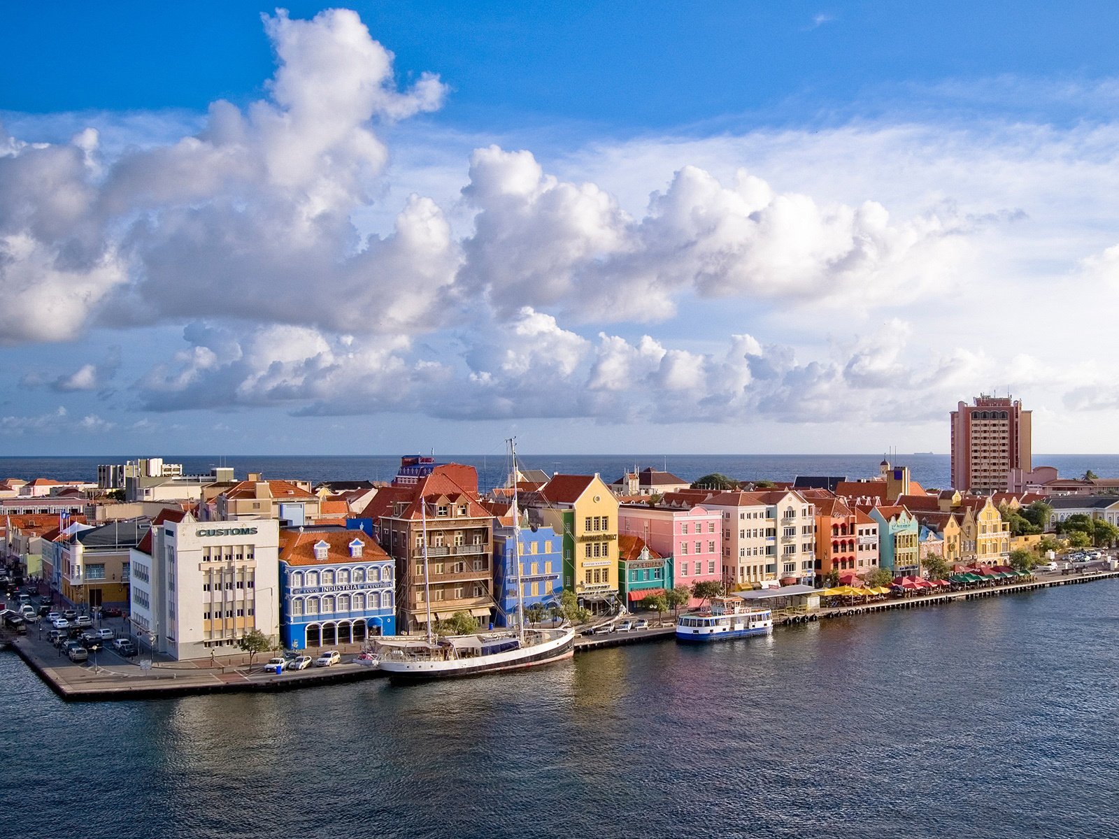 stadt meer himmel häuser wolken boote