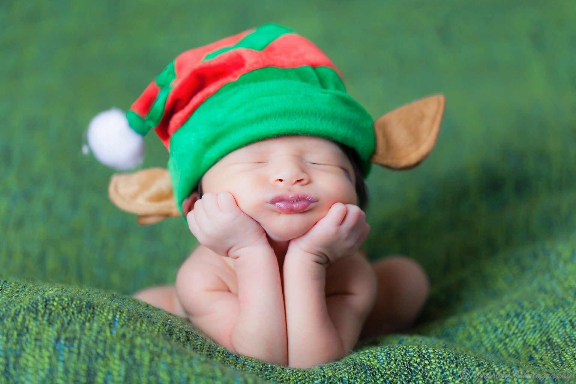 dormir bébé chapeau