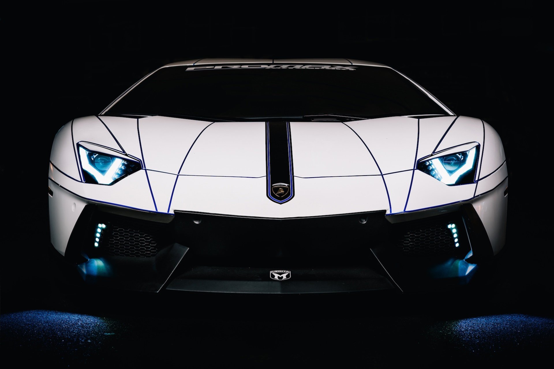 lamborghini aventador lp700-4 2014 tron tuning samochód biały auto