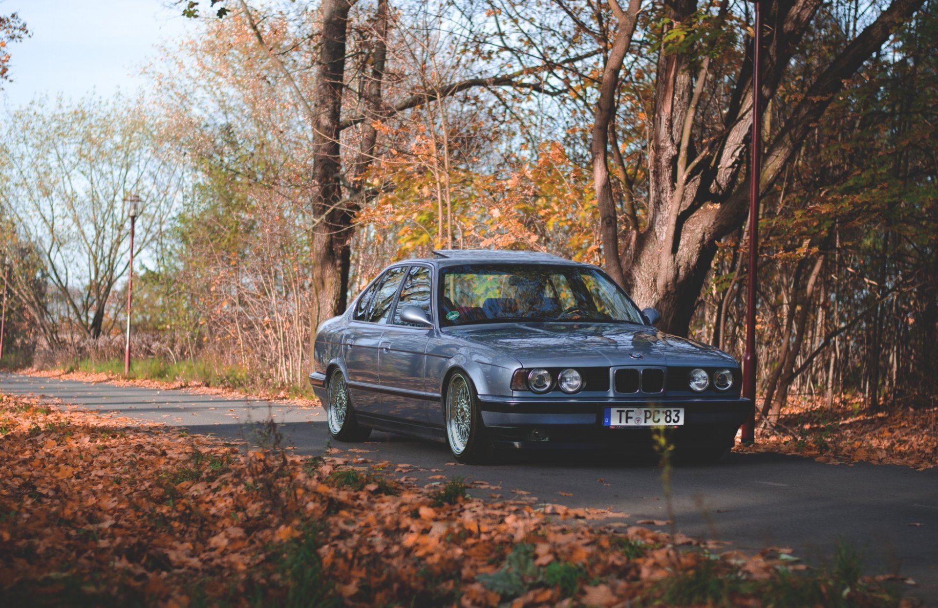 bmw e34 oldscool bmw tuning position jantes automne classique