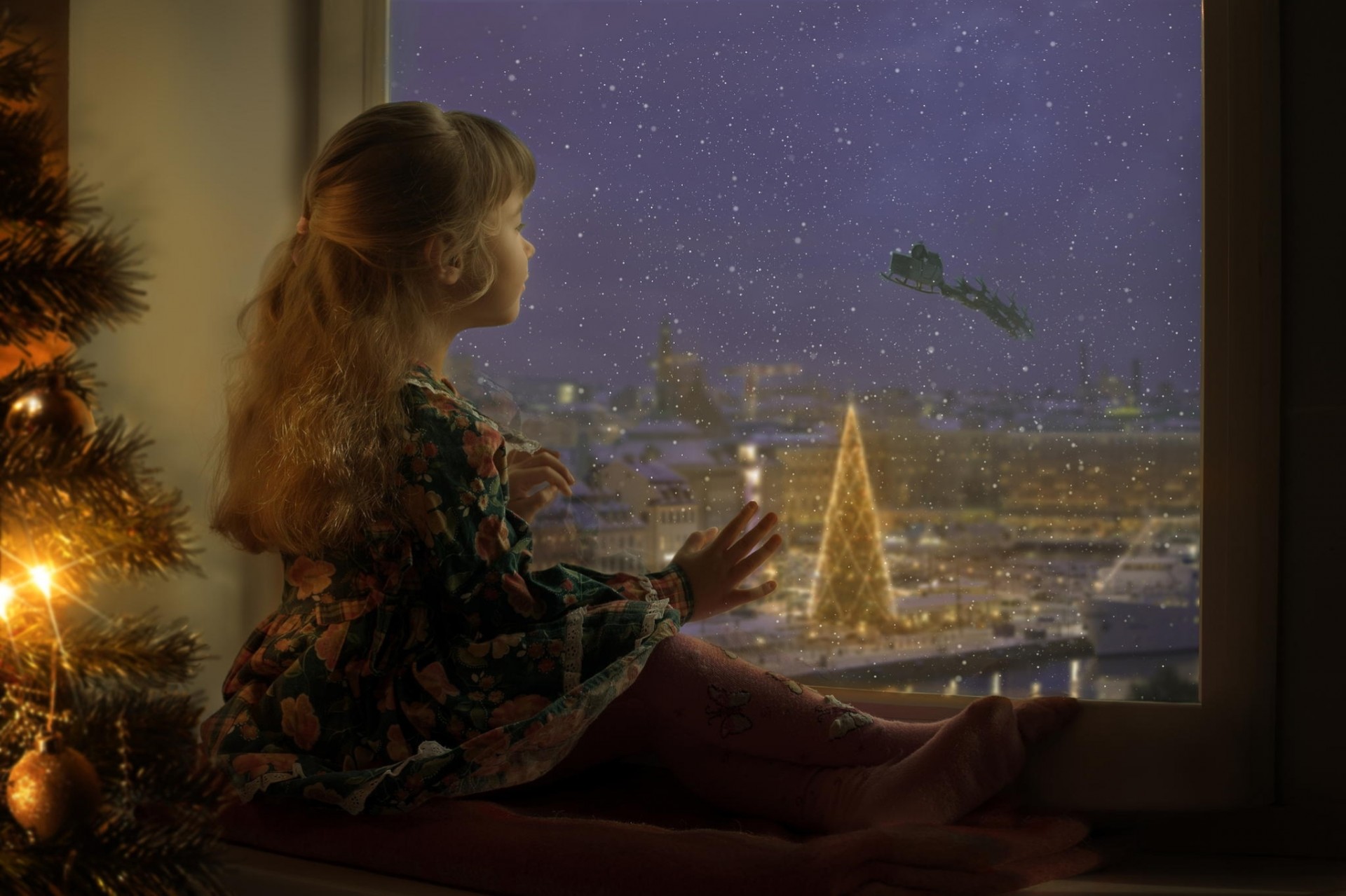 vacances fenêtre nouvel an arbre de noël attente fille