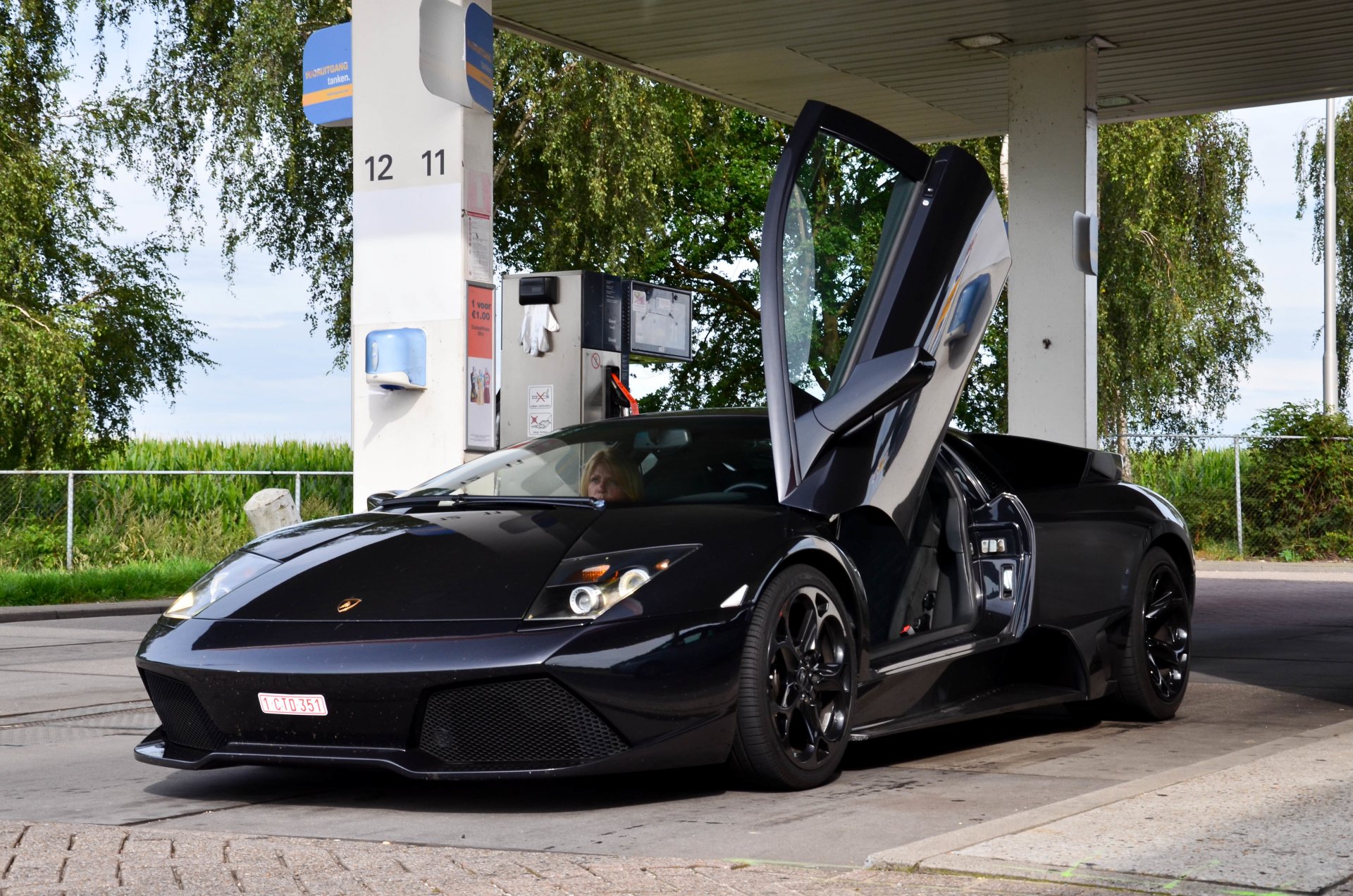 lamborghini murcielago lp640 черный ламборгини мурсиэлаго вид спереди распахнутая дверца азс