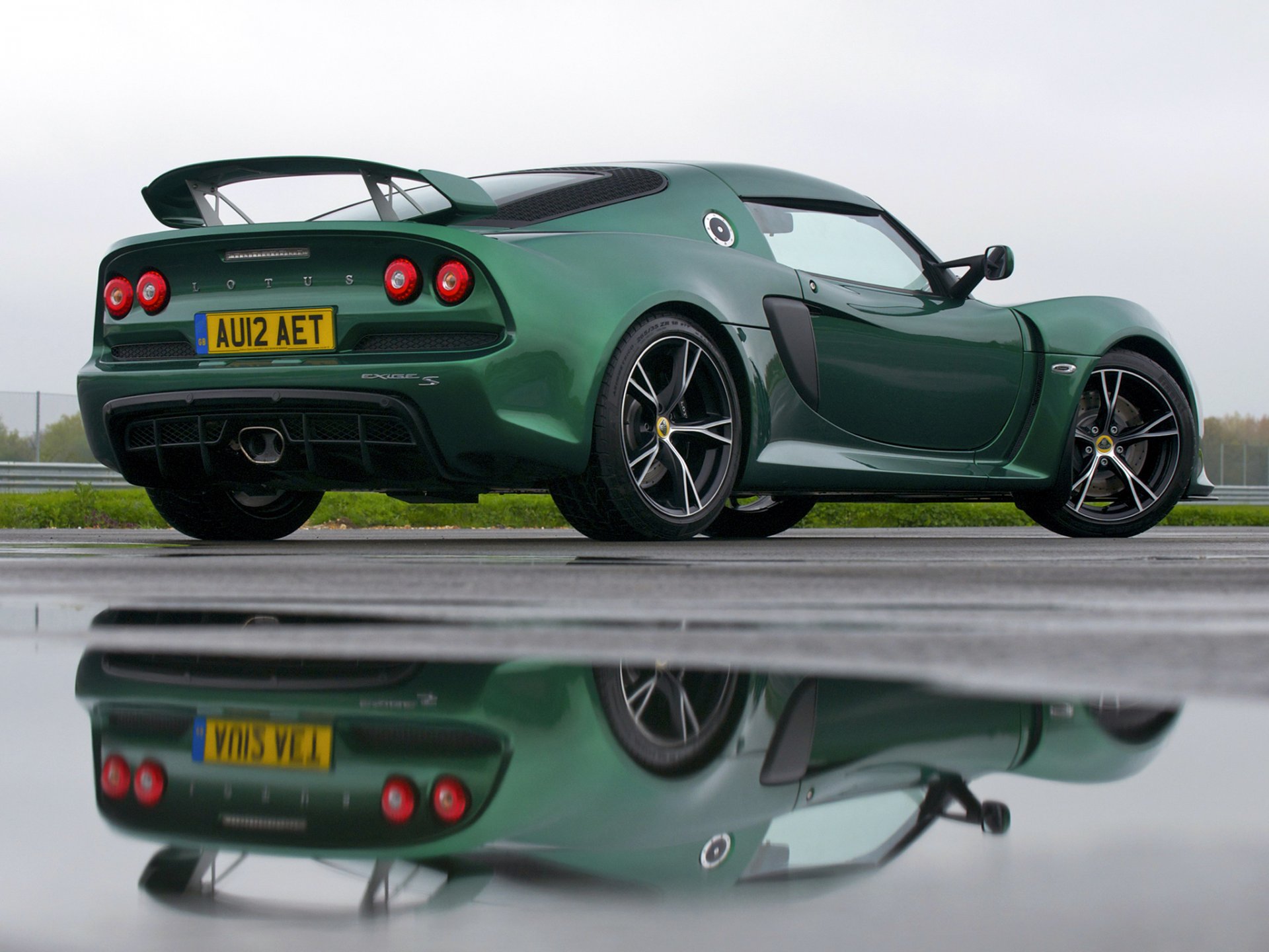 lotus exige s auto grün rückseite