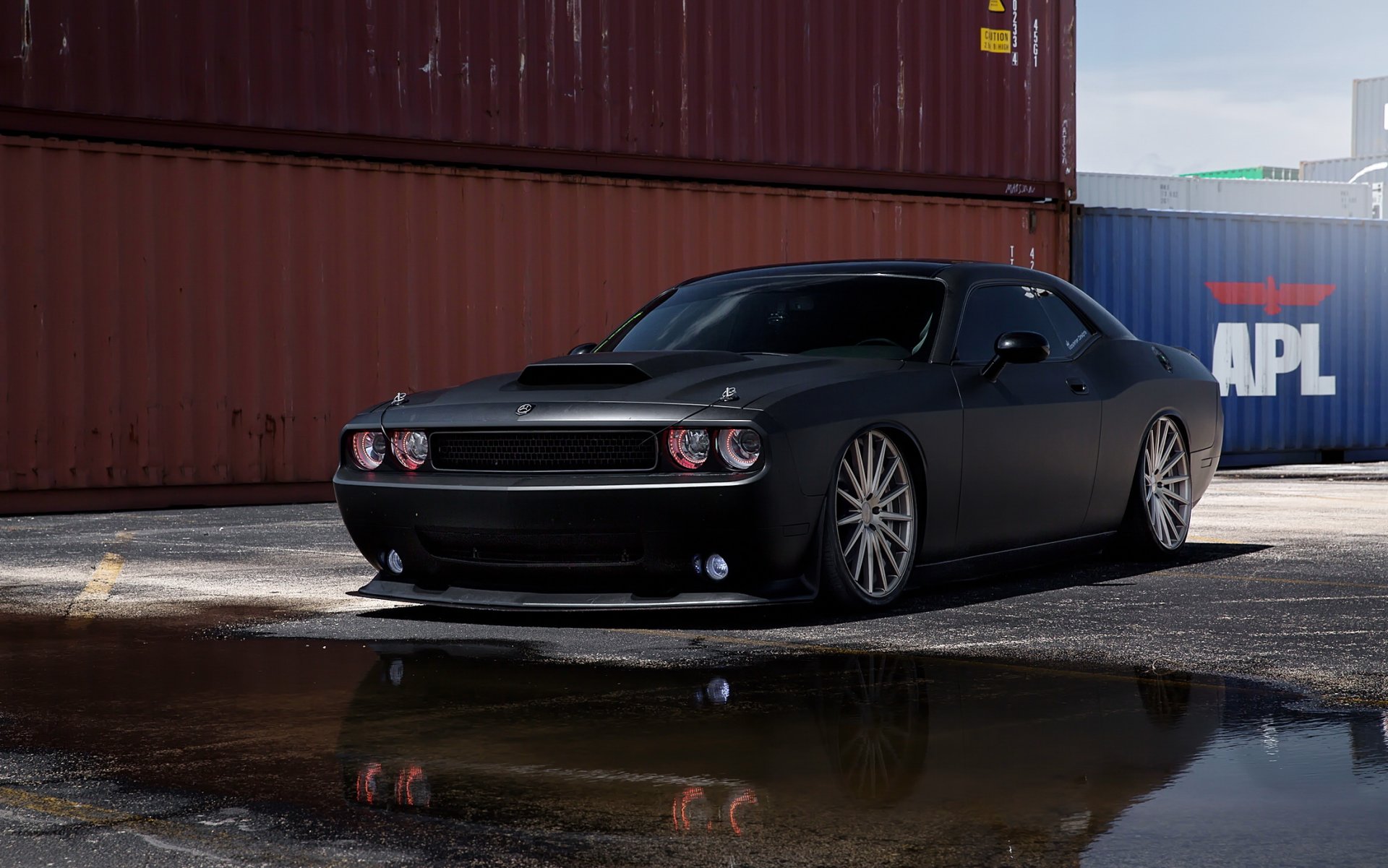 dodge challenger srt8 voiture tuning noir mat muscle car