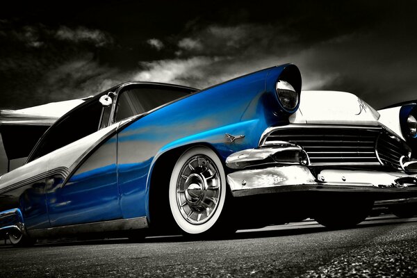 Hdr Buick Retro Auto in blauer Ausführung