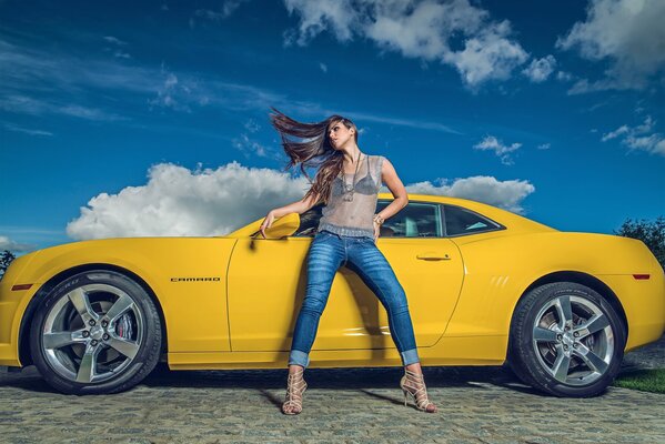 Photo shoot of Elena de Castro Rios with Chevrolet Camaro