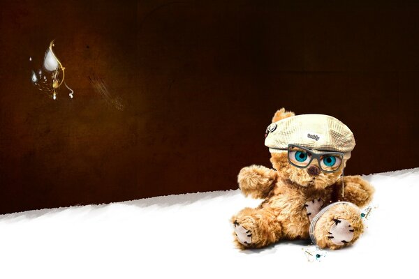 Oso de peluche con gorra blanca y gafas