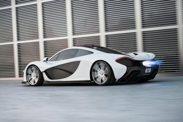 Суперкар McLaren p1 тюнингованый с огненным выхлопом