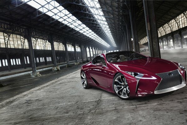 Belle voiture de sport couleur vin