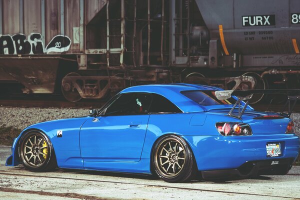 Honda C2000 blu alla stazione