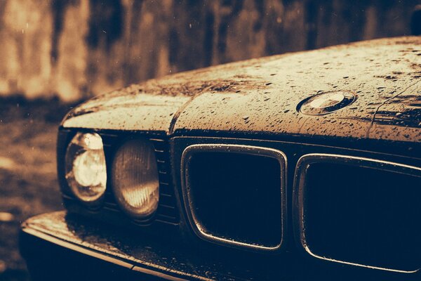 Класическая немецкая машина bmw передок