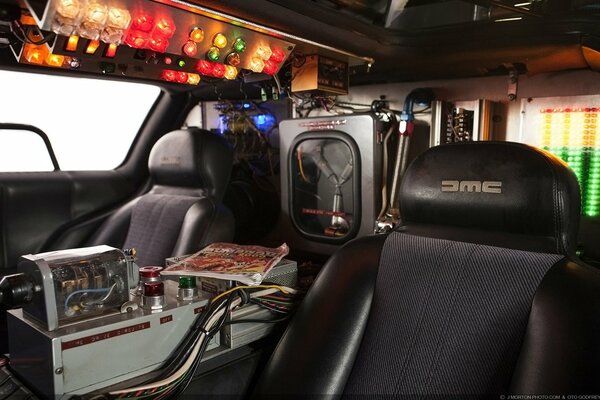 Salon Delorean Hintergrund auf dem Desktop