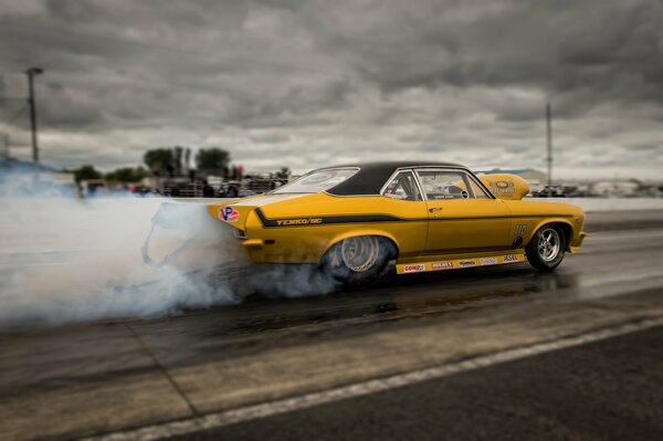 Chevrolet Camaro Muscle Car on gok drag racing
