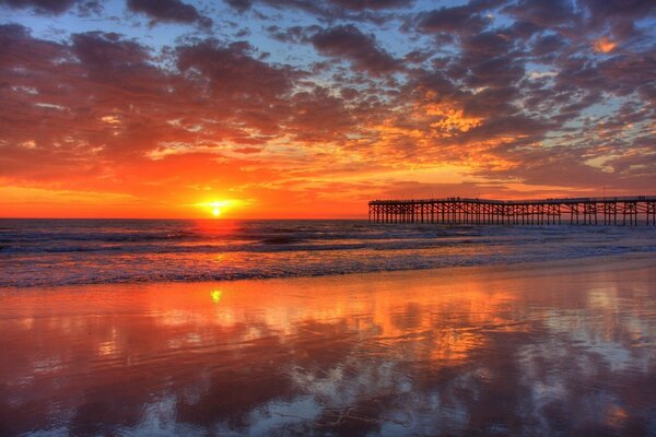 The day ended with a picturesque sunset on the pier