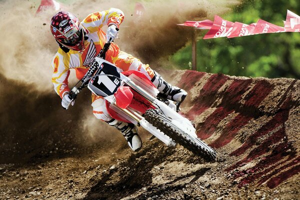 Extreme motorcyclist on the track