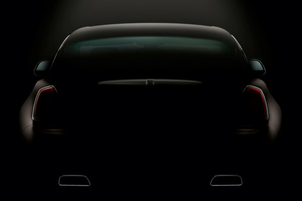 Máquina Rolls Royce con dos tubos de escape