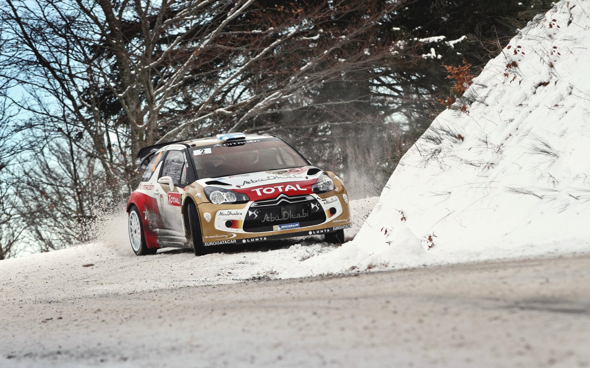 citroen ds3 rally wrc rally deporte auto coche capó frente carrera citroen giro invierno nieve derrape