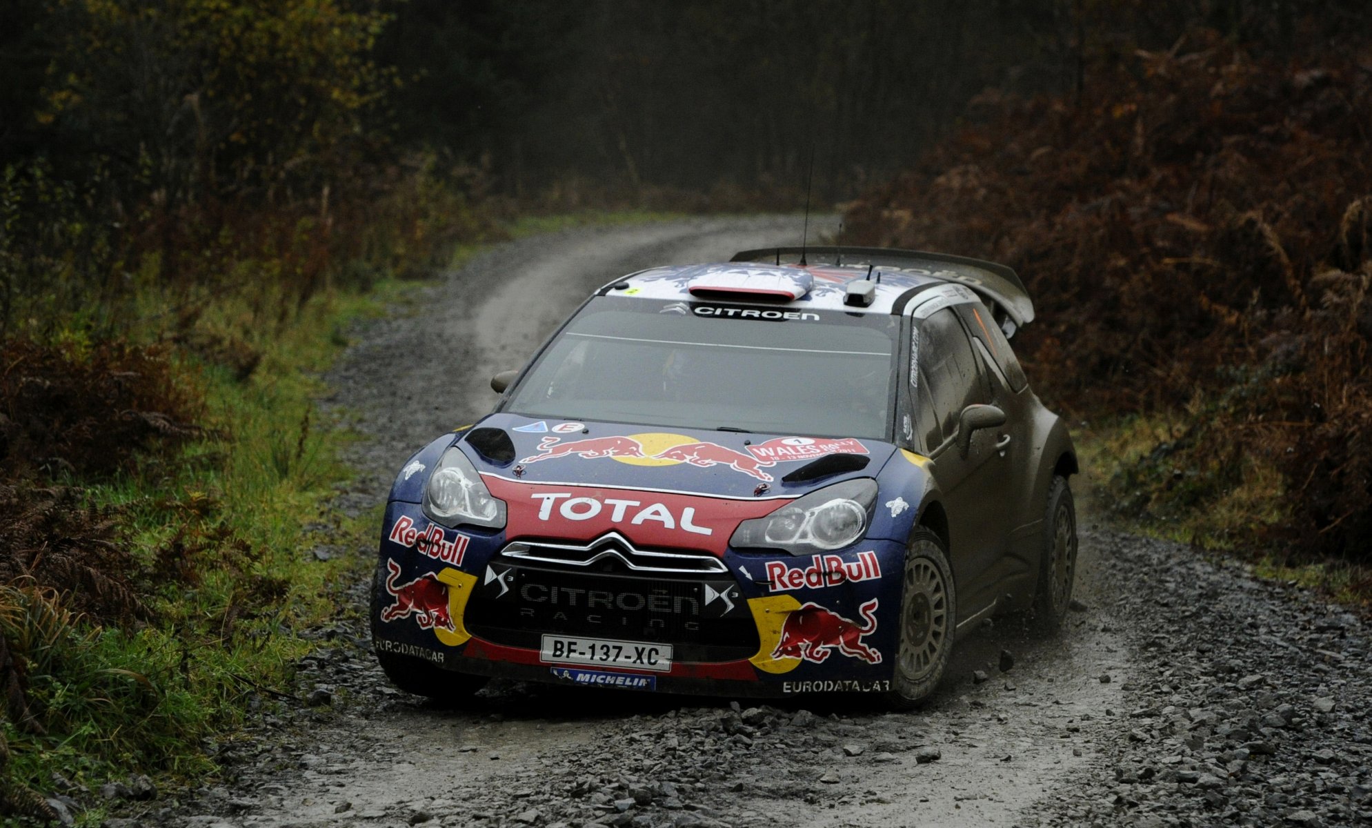 citroen ds3 rally wrc auto suciedad faros toro rojo