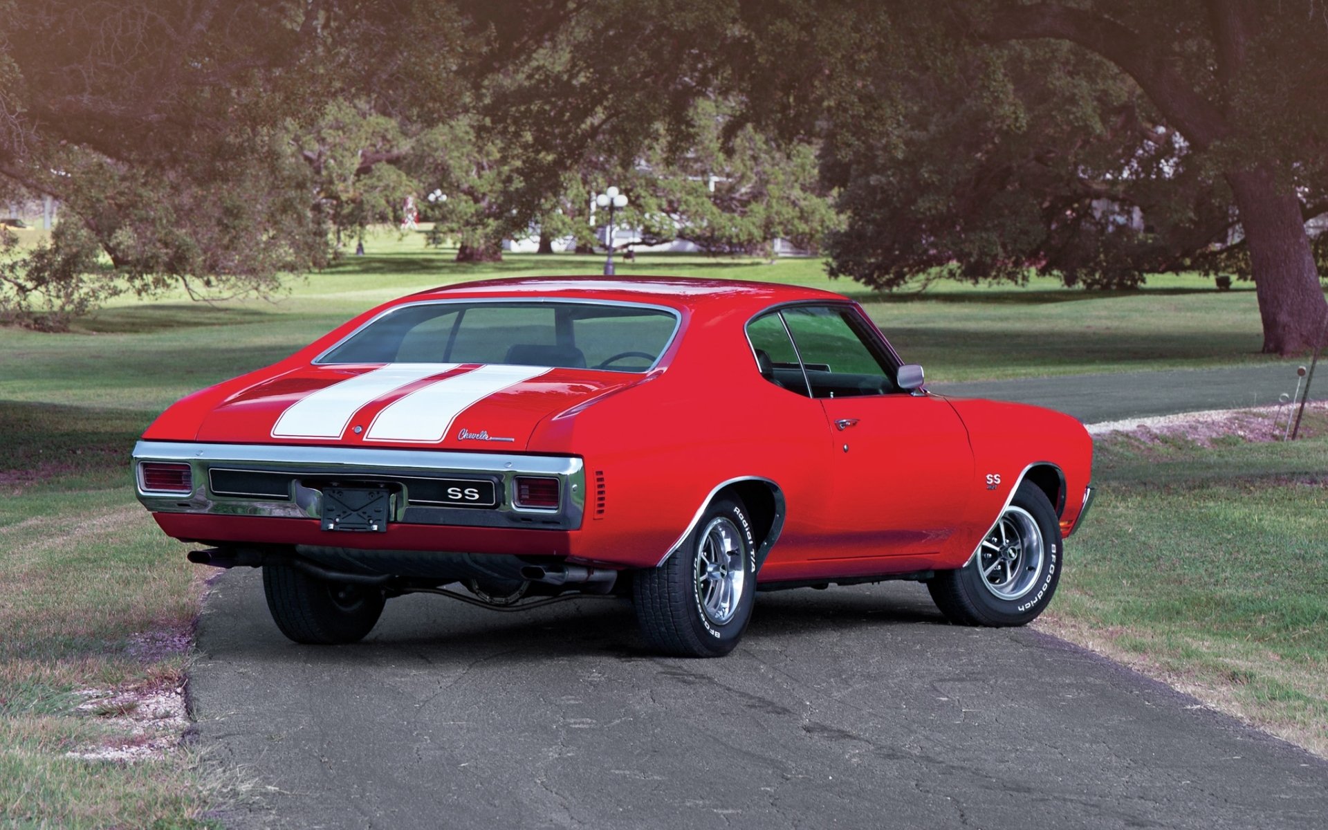 chevrolet chevelle ss ls6 hardtop coupe chevrolet cheville rojo vista trasera coche del músculo coche del músculo carretera árboles