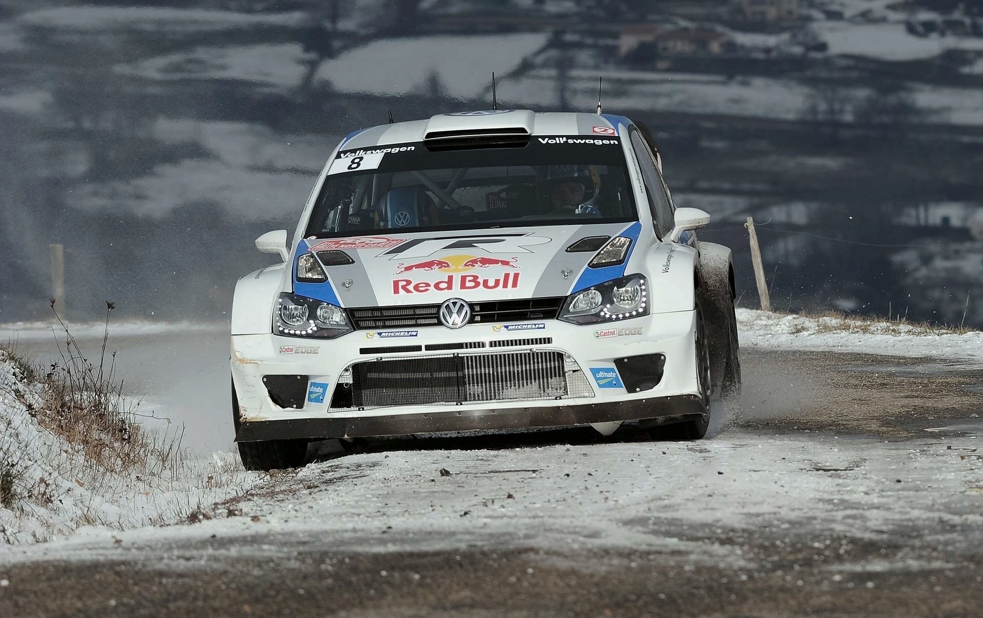 volkswagen polo rajd śnieg wrc przód czerwony byk