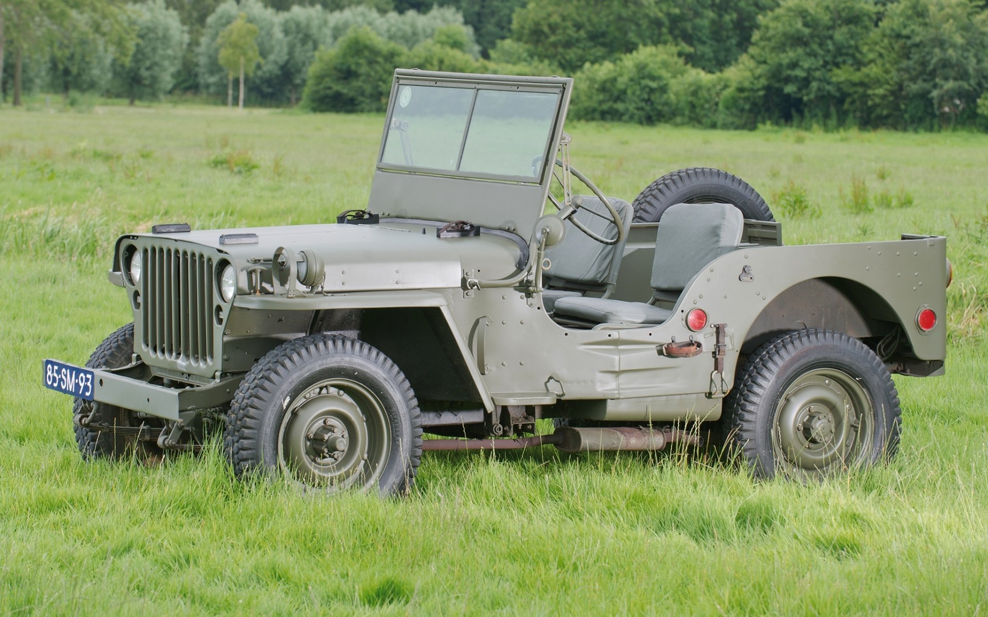 willys mb 1942 jeep suv front grass tree