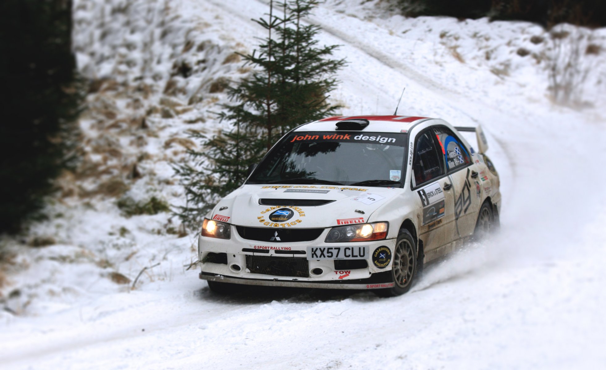 mitsubishi profesión rally invierno nieve carrera lancer frente rally blanco wrc deporte