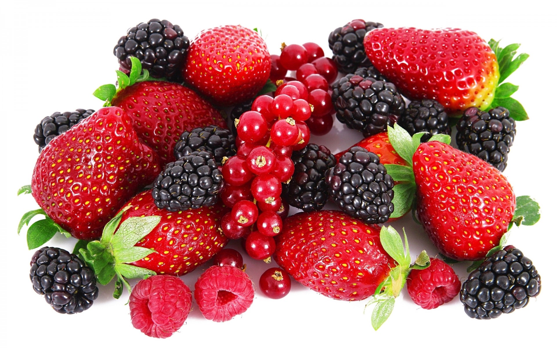 fresas bayas moras frambuesas grosellas rojas