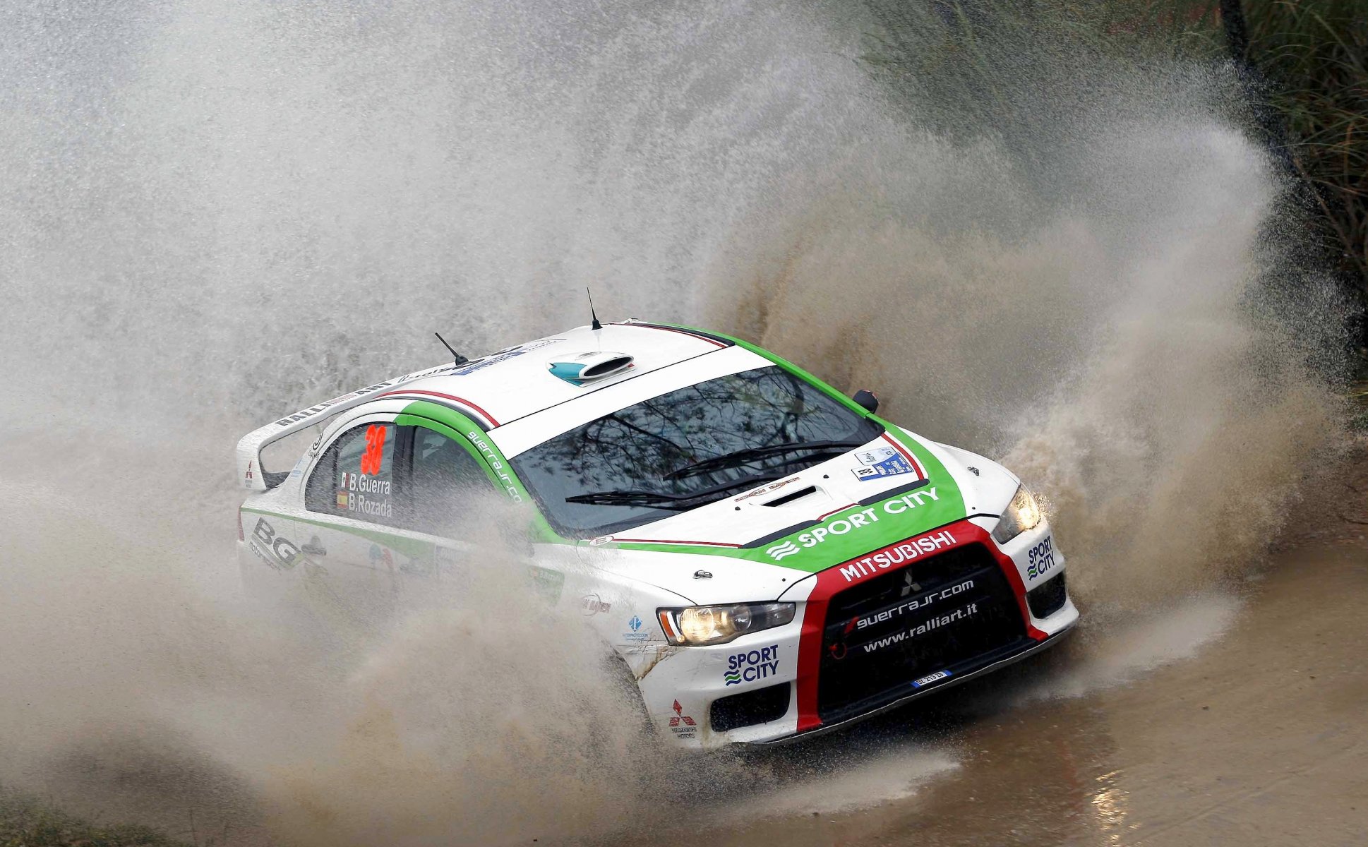 mitsubishi profession evo x argentine wrc rallye course rallye éclaboussures auto