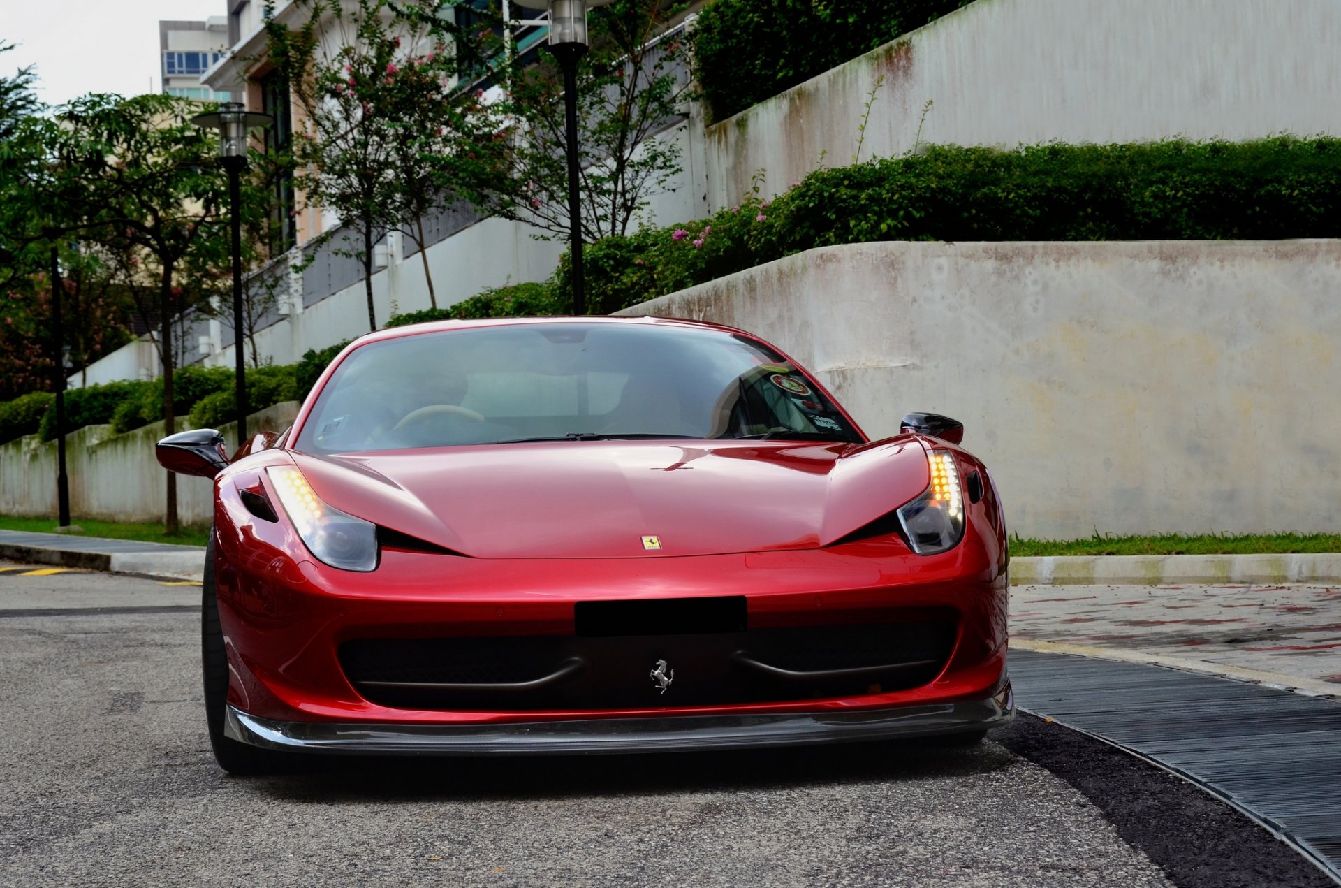 ferrari 458 italia rosso messa a punto ferrari italia anteriore rosso strada strada alberi