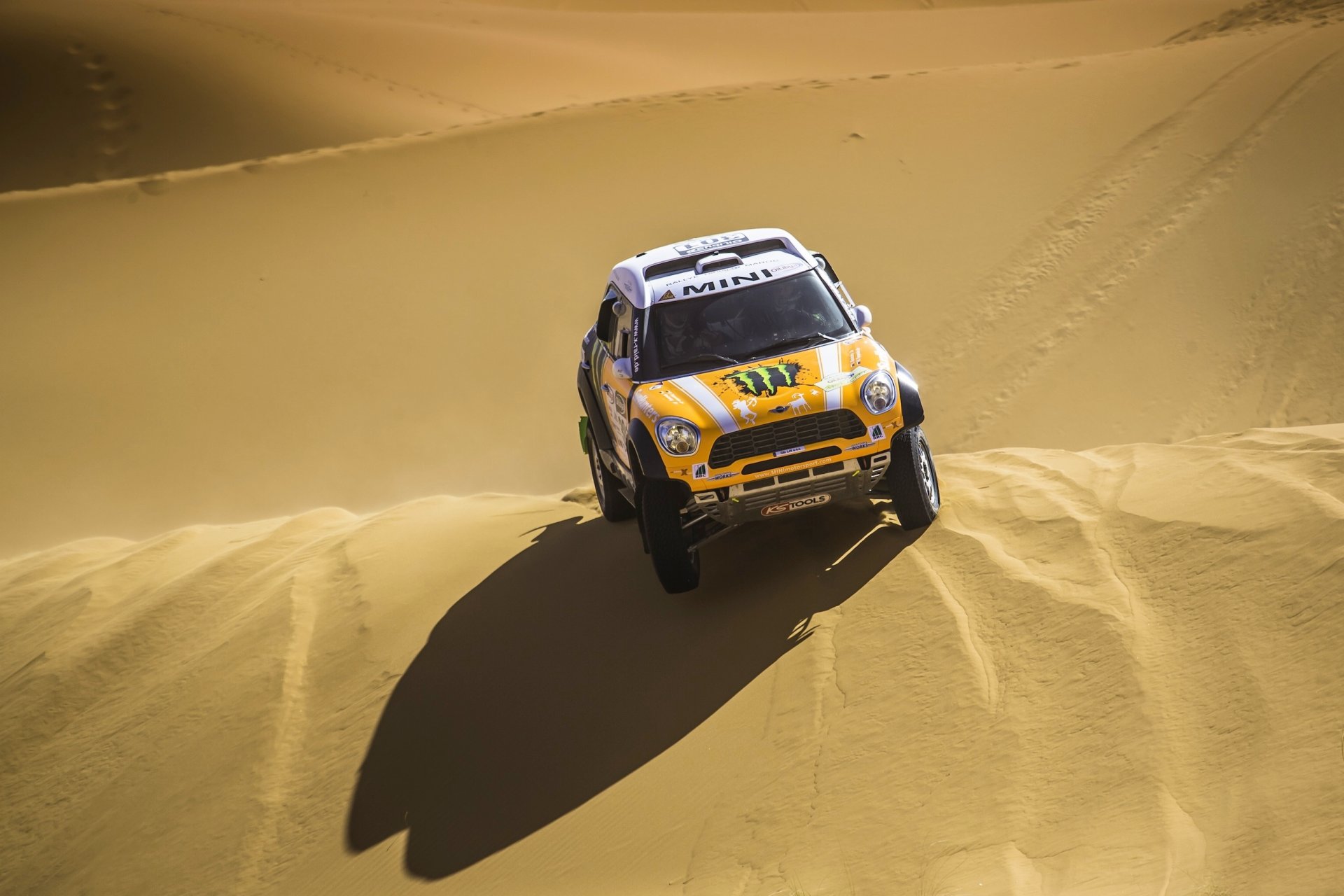 mini cooper mini mini cooper dakar rallye x-raid gelb düne sand wüste schatten