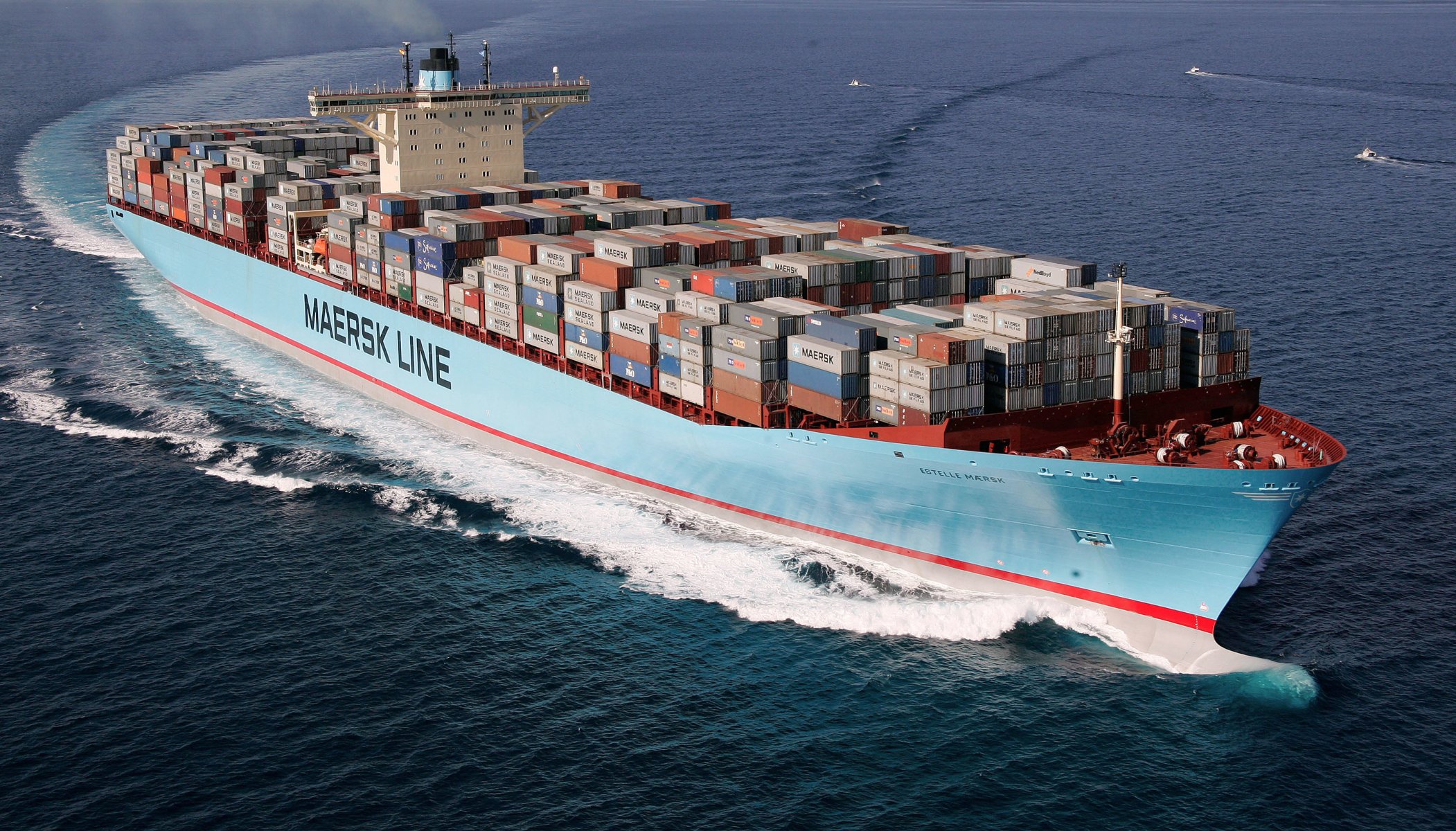 maersk line estelle schiff containerschiff meer unterwegs gewitter ladung tag tank