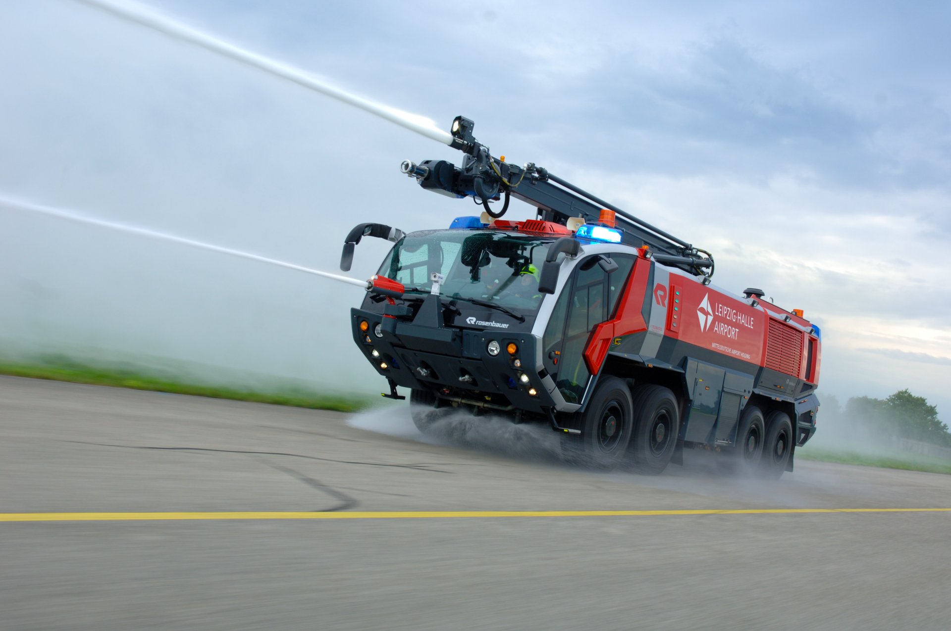 rosenbauer crashtender пожарная коммунальная техника транспортных средств водометы