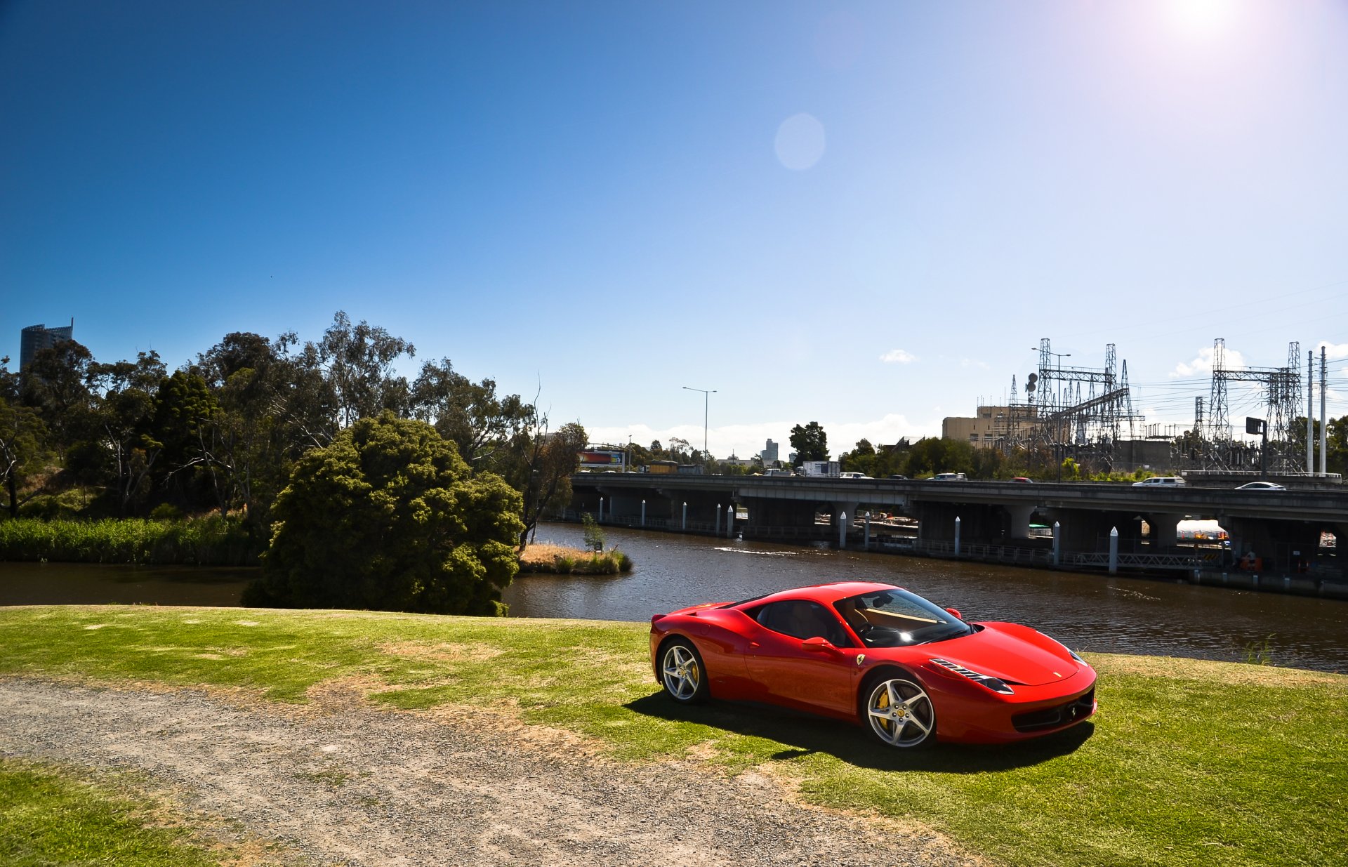 ferrari 458 italia rojos puente árboles ferrari italia rojo vista superior cielo resplandor