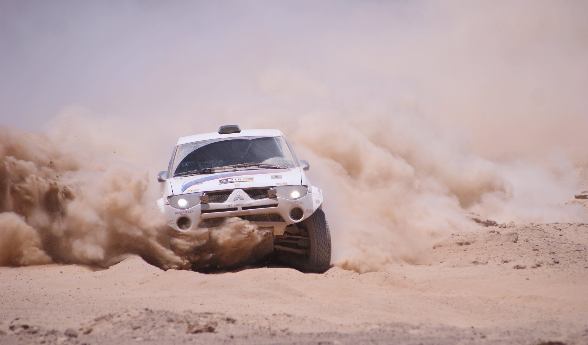 mitsubishi dakar rally dust machine suv drift sand