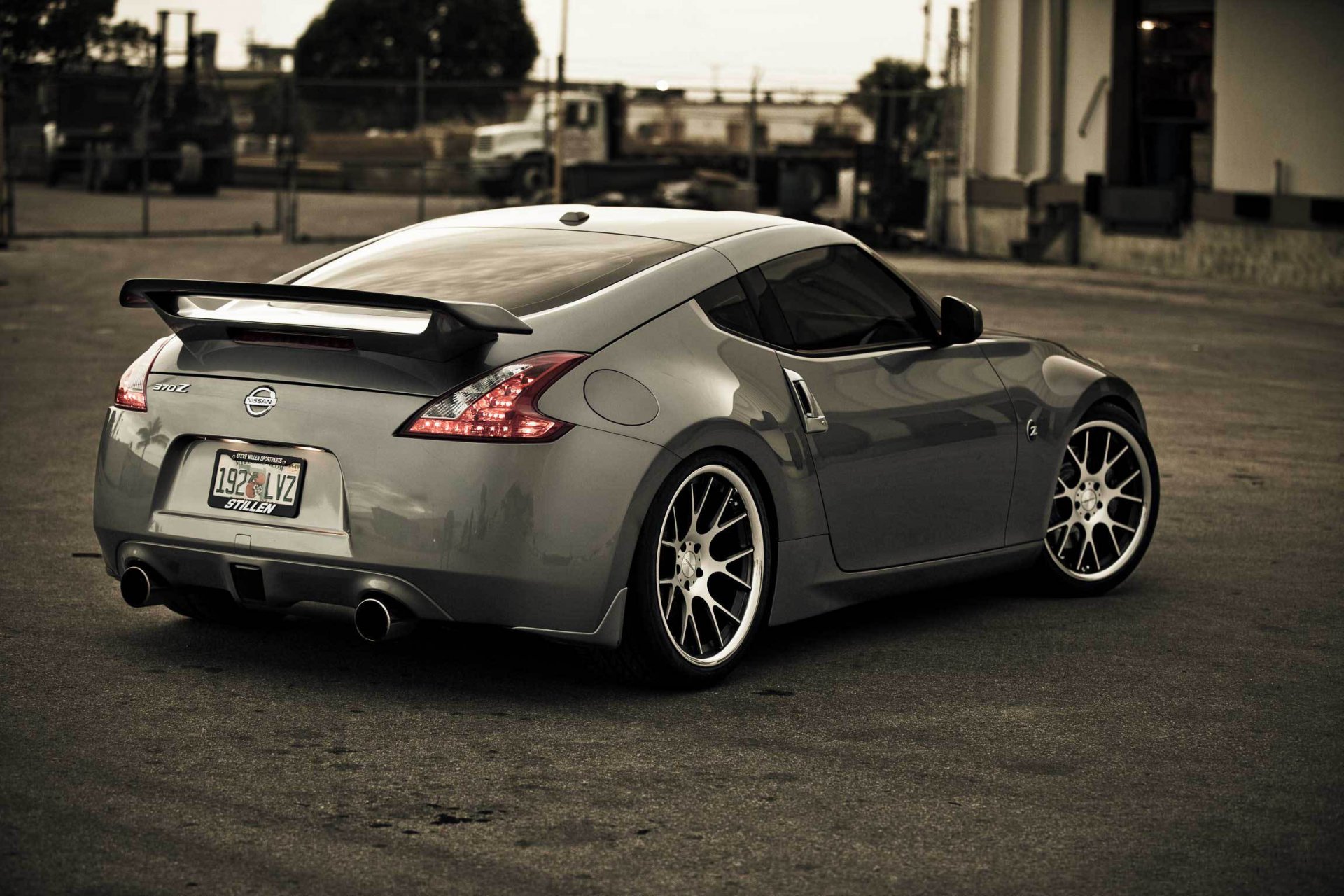 nissan 370-z plateado nissan plateado parte posterior