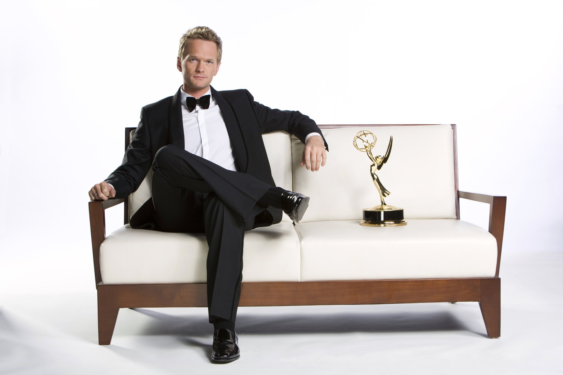 neil patrick harris sofa costume how i met your mother actor award