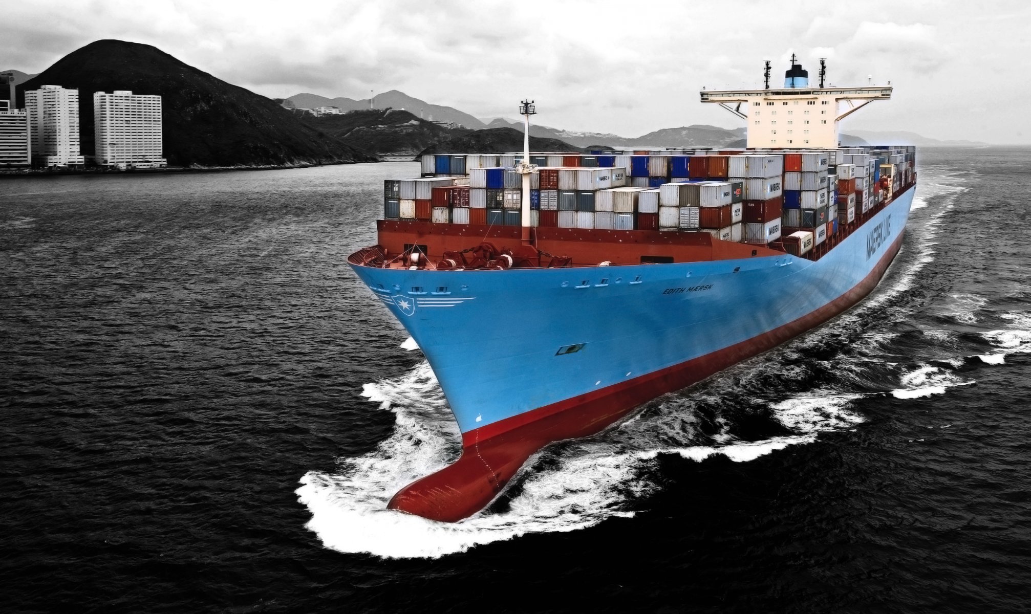 edith maersk ships tank container sea water containers on the fly blue bulba black and white