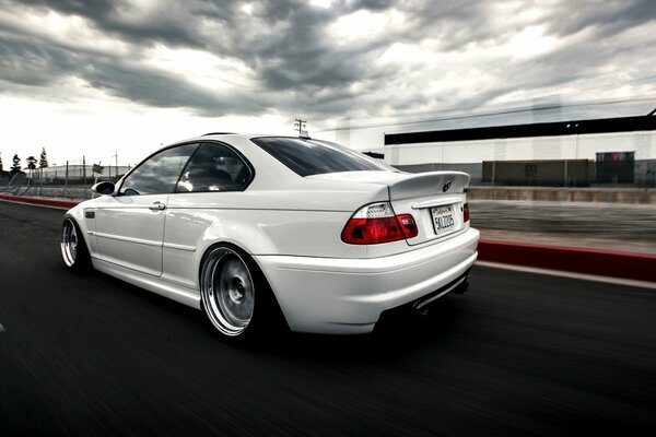 Picture white bmw m3 speed