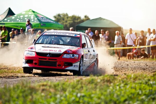 Sport automobile participe au rallye