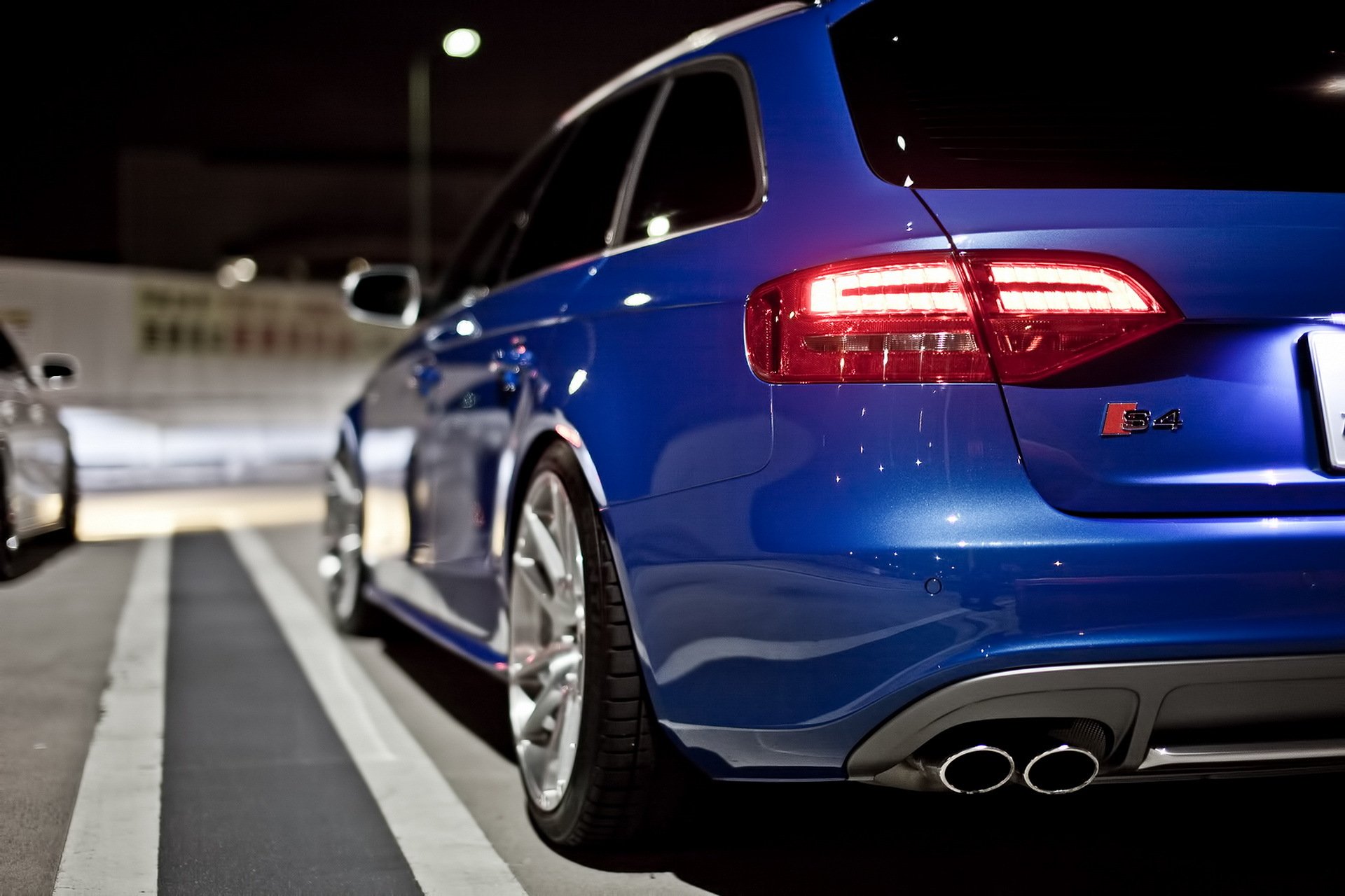 audi s4 blau kombi heckklappe